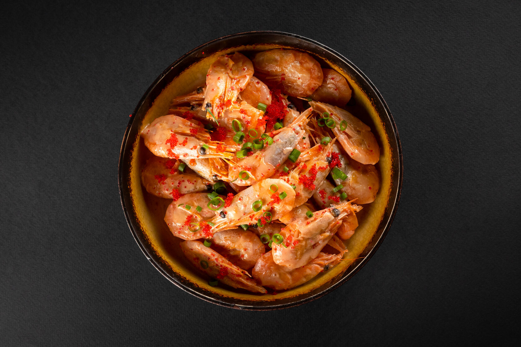 Креветки жареные в пряном розовом соусе